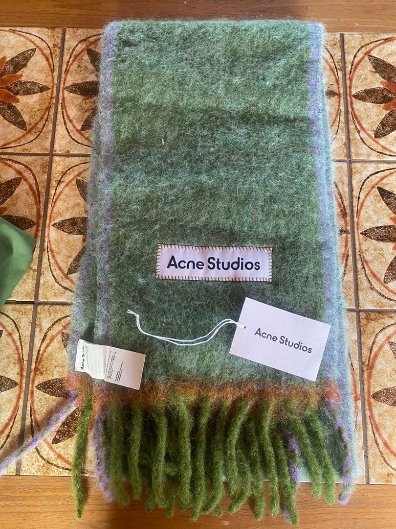ま*ろ様 Acne Studios ウールマフラー 緑色 フリンジ付き