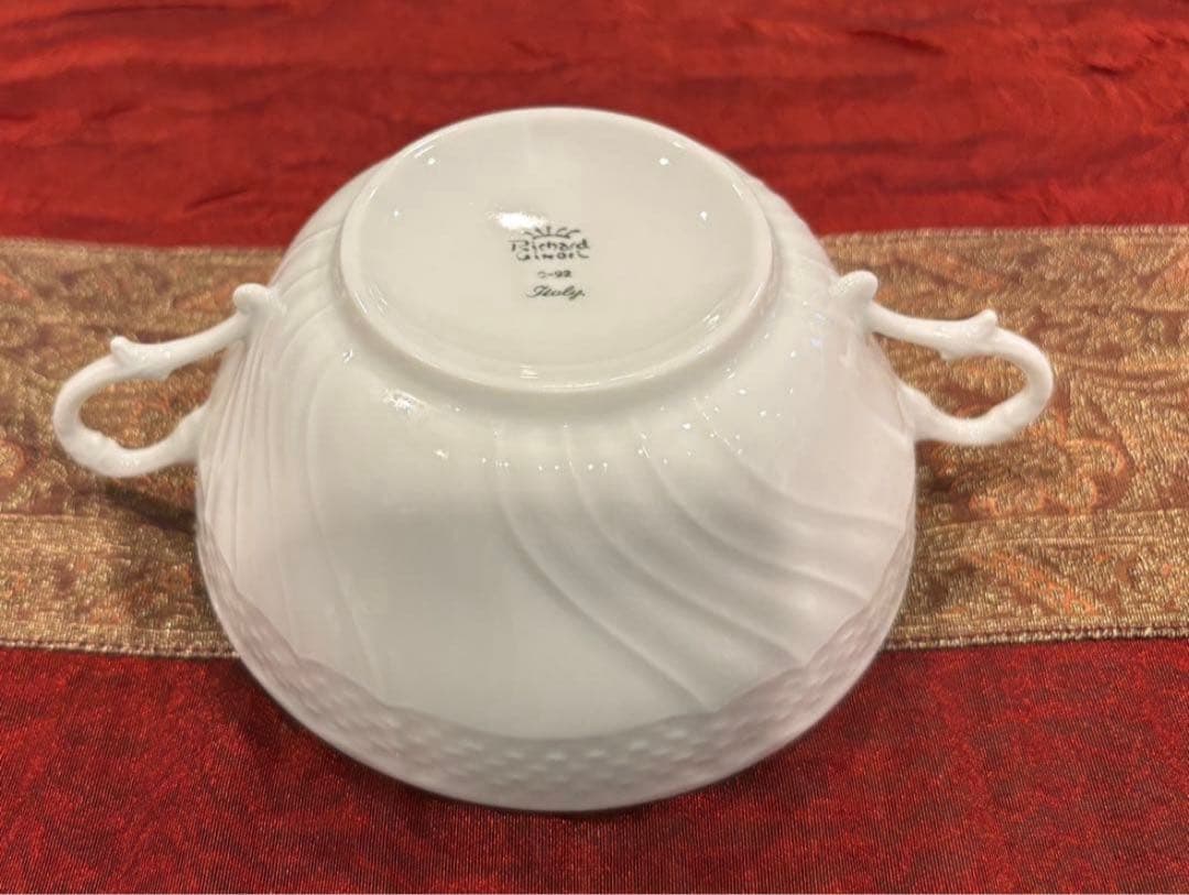 新品　リチャード ジノリ　ベッキオホワイト スープカップとソーサー2客セット