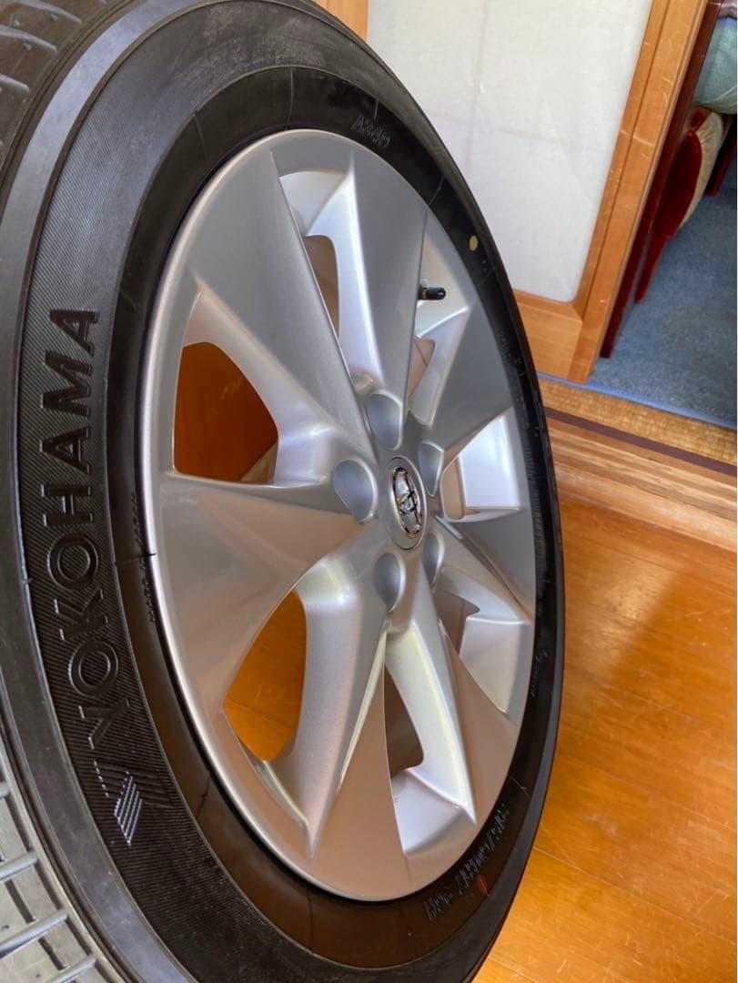 ド*リ様 トヨタTOYOTA ヴェルファイア　純正タイヤDBA-ANH20W-N