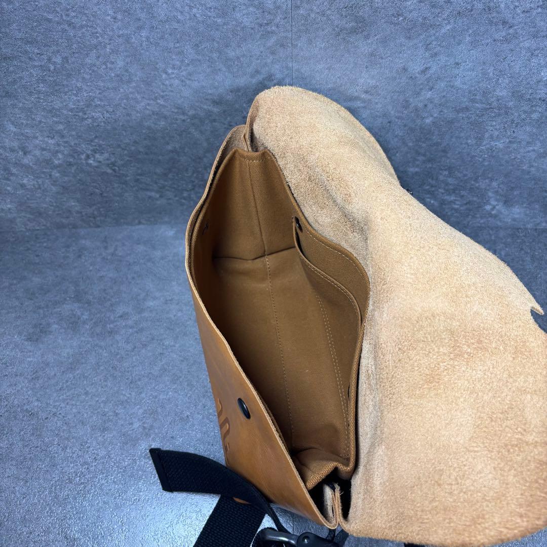 Uni&co. レザーショルダー キャメルカラー マグネット開閉 収納袋付き