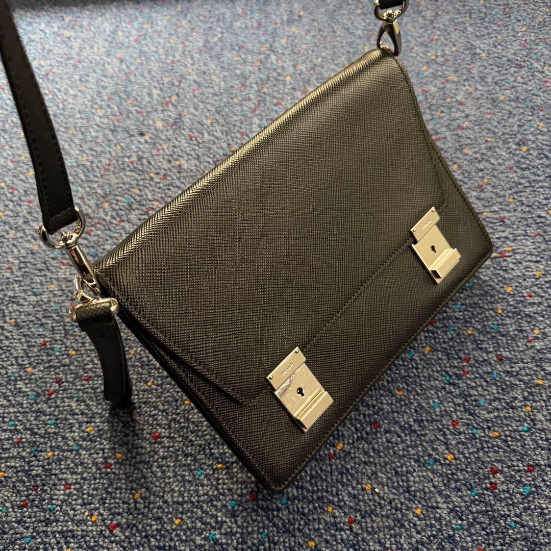 希少　PRADA プラダ レザー メッセンジャー ショルダーバッグ 3WAY