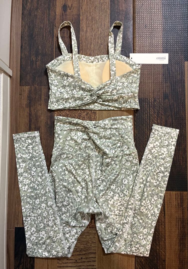 極美　emmi yogaエミヨガ　ヨガウェア　マーガレット柄　バッグクロス　黄緑