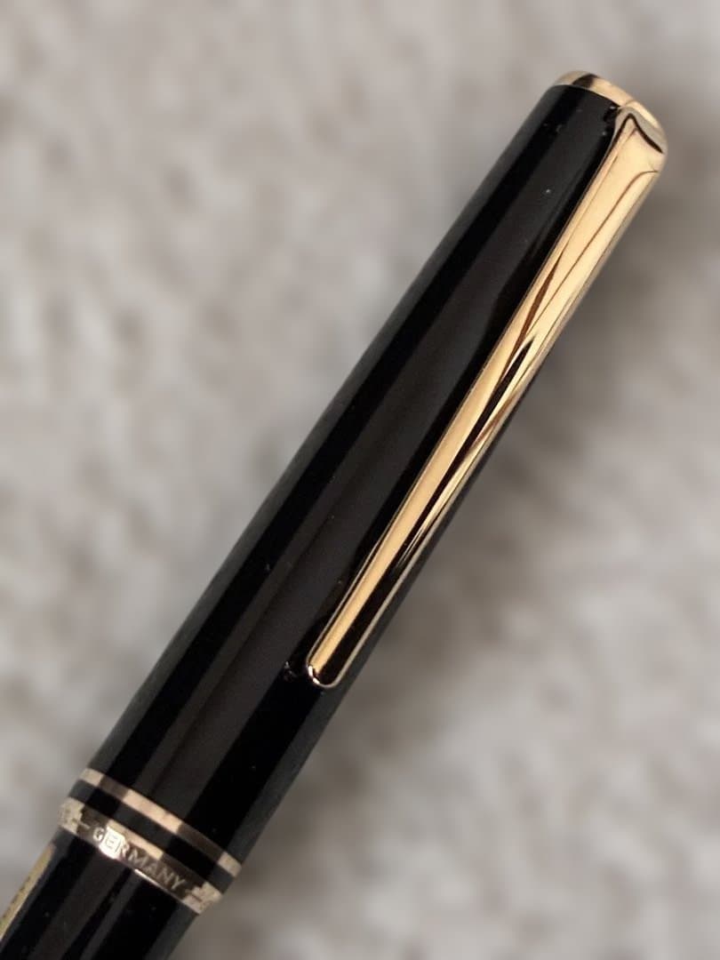 ◾️極美品◾️MONT BLANC モンブラン◾️クラシックボールペン◾️新品リフィル
