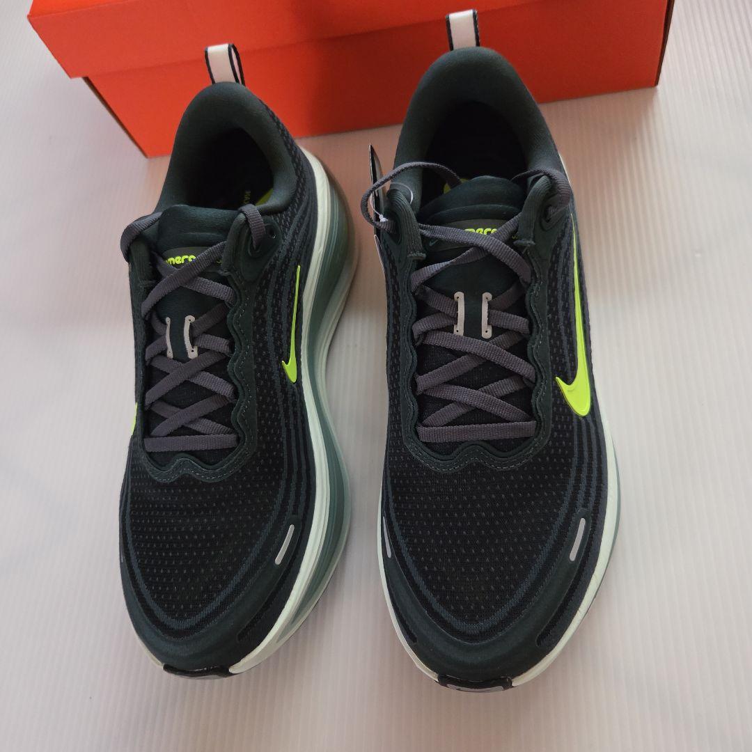 コメント購入前プロフ。未使用❗ナイキ　VOMERO PLUS 27cm