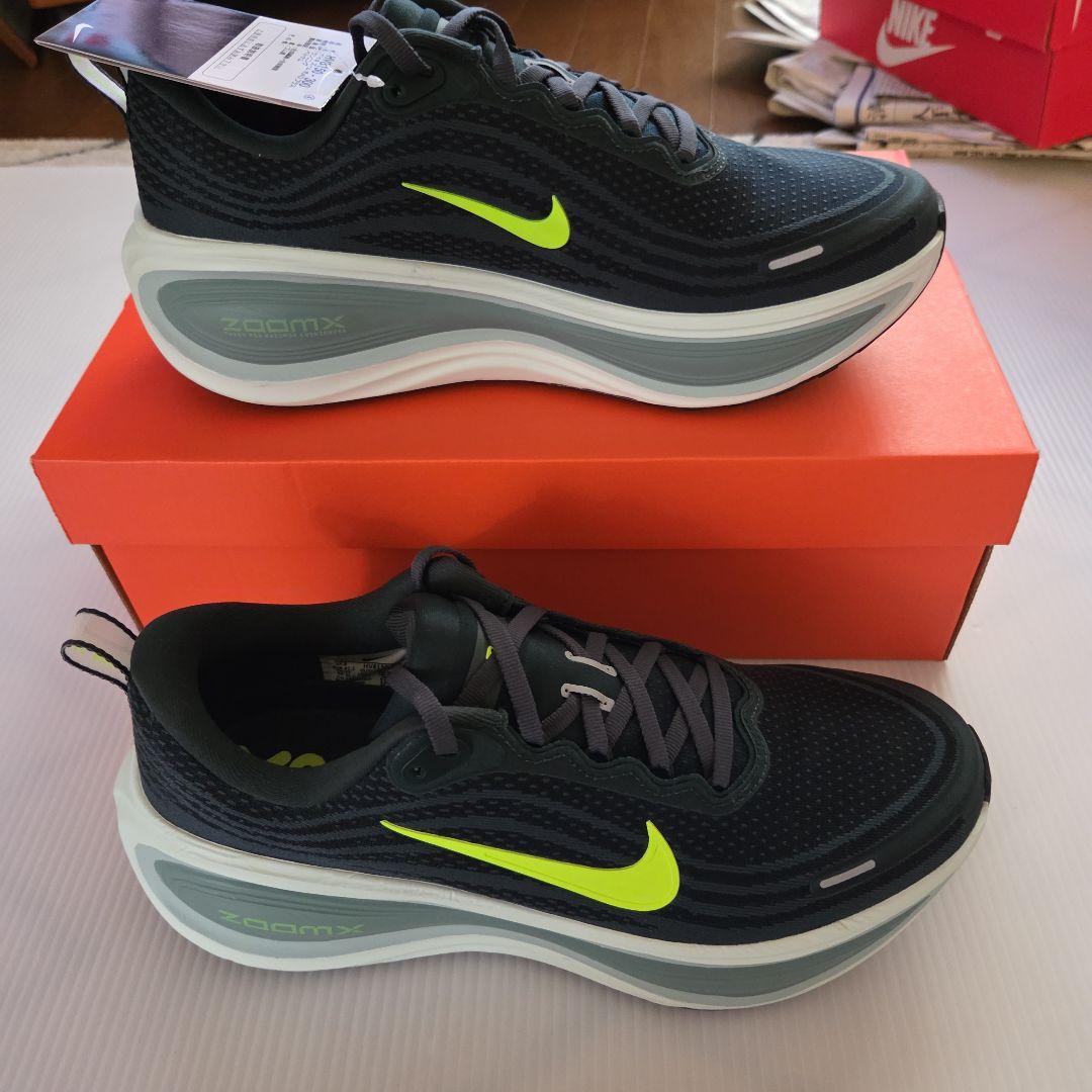 コメント購入前プロフ。未使用❗ナイキ　VOMERO PLUS 27cm