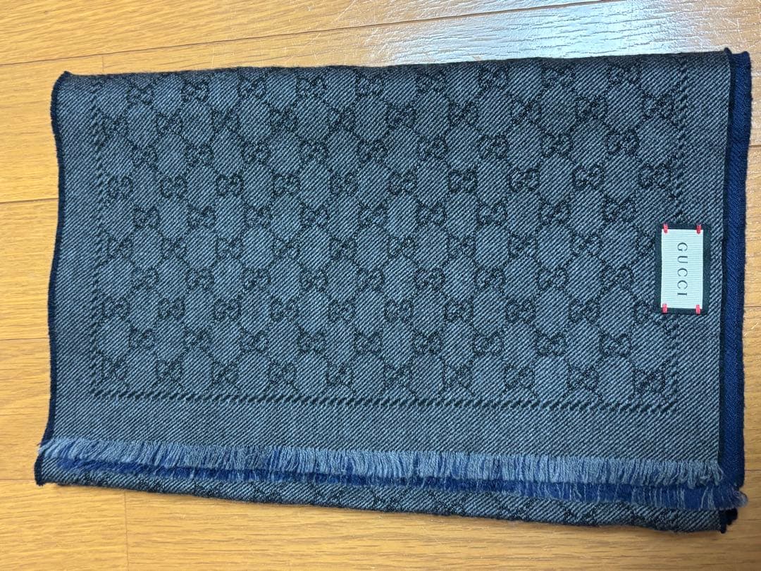 GUCCI ダークグレー GGパターン マフラー