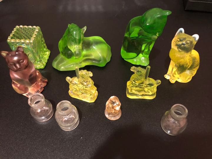 FENTONのガラスの置物全11点