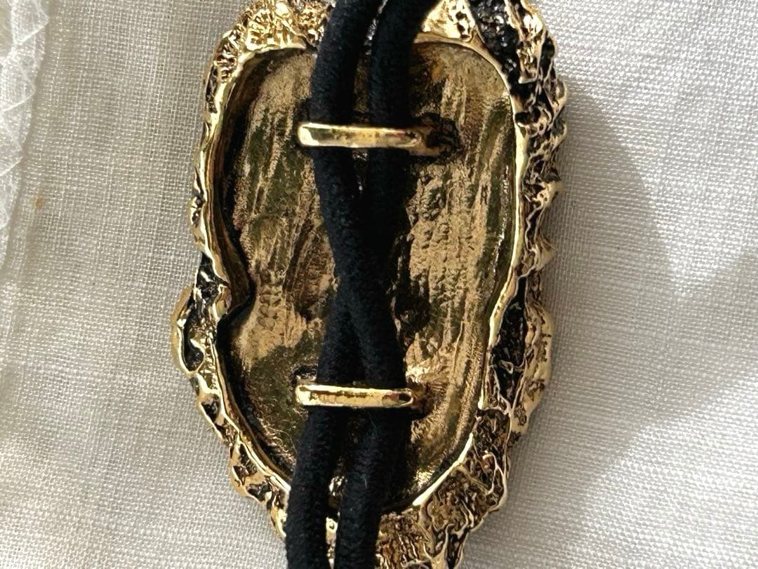 コレットマルーフ☆クールな 高級感のあるとてもシックでオシャレなヘアーゴム‼️