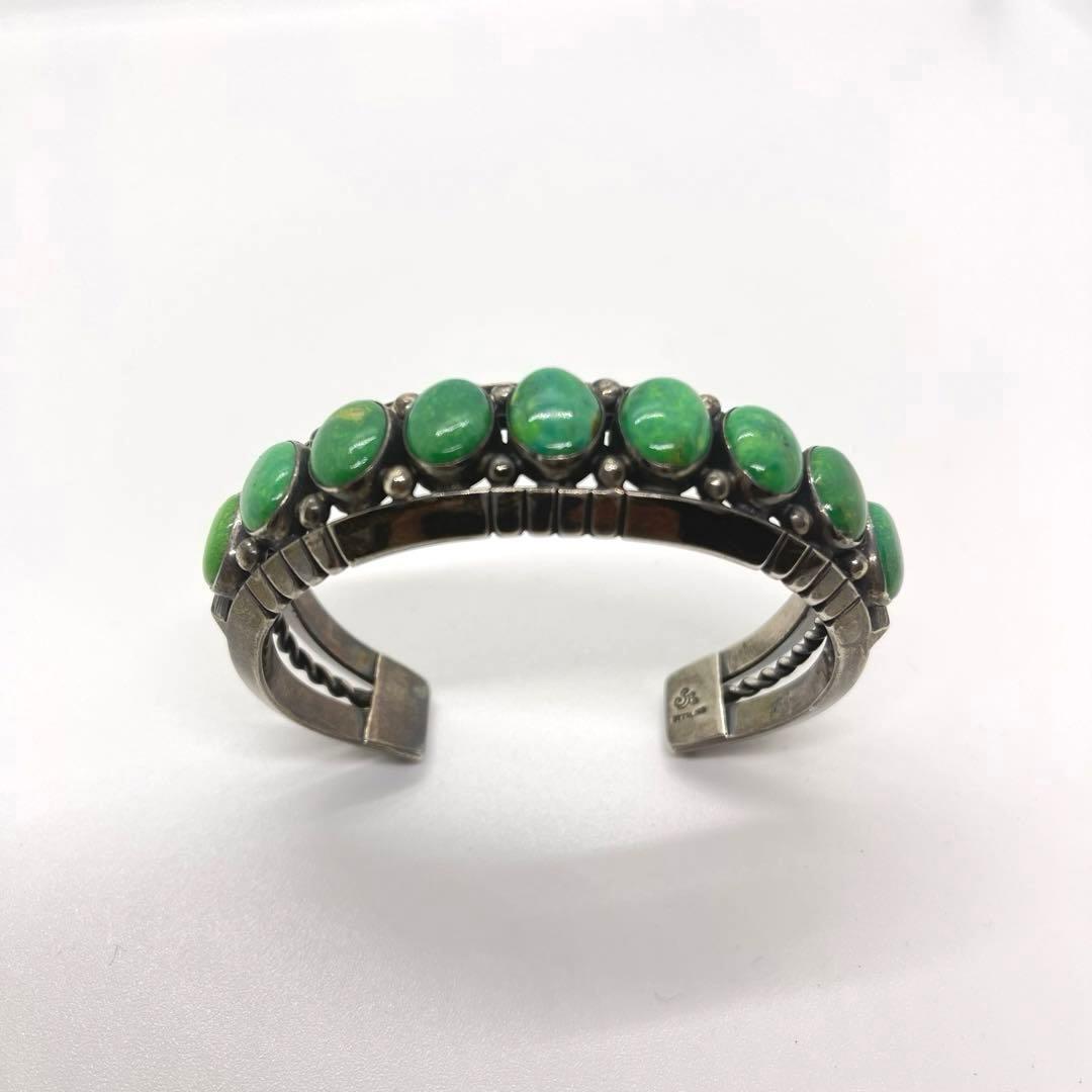 ●NAVAJO・ナバホ族●アンティーク・シルバーバングル●グリーンターコイズ