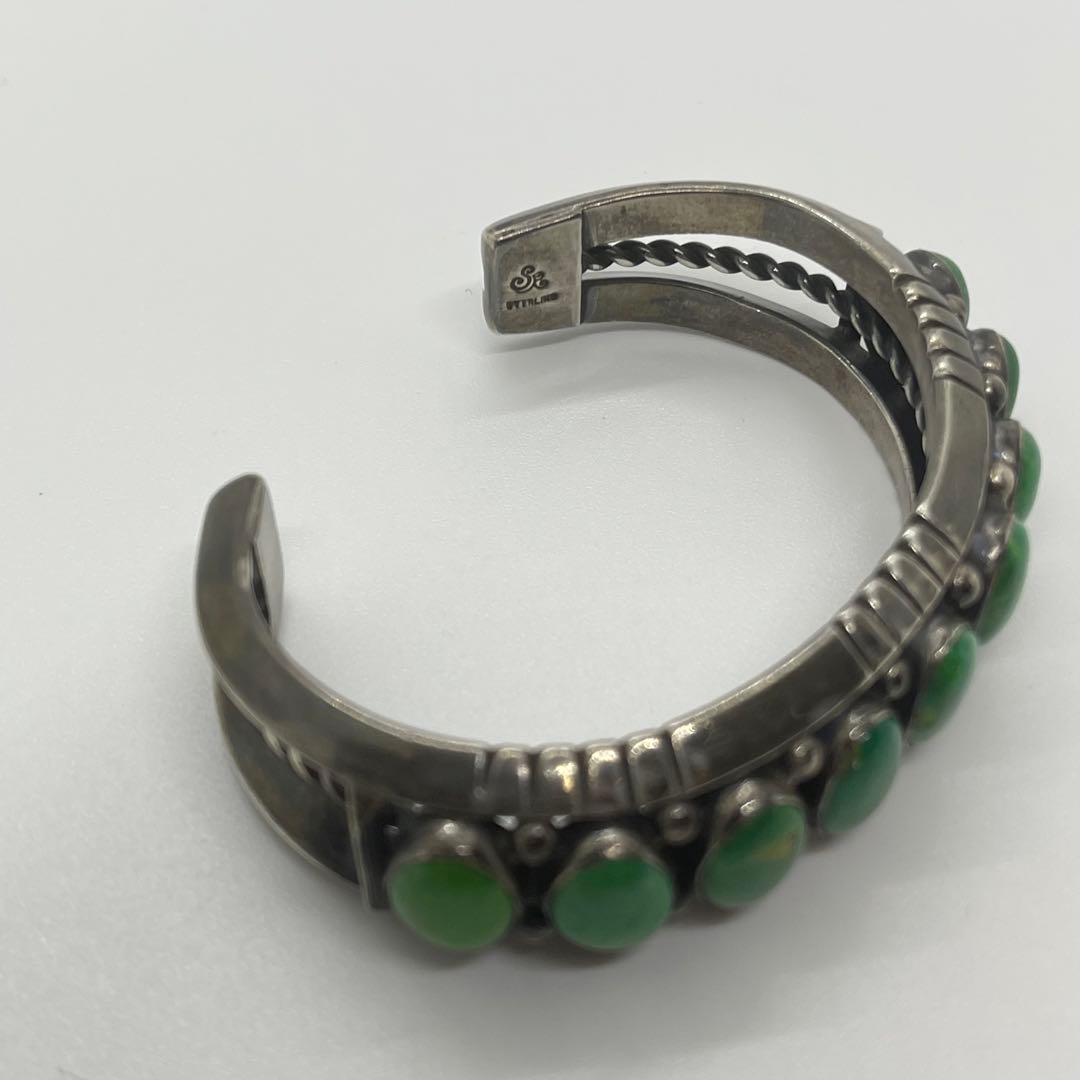 ●NAVAJO・ナバホ族●アンティーク・シルバーバングル●グリーンターコイズ