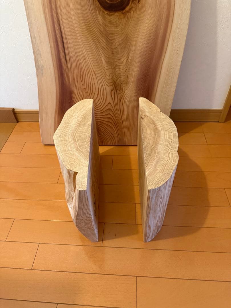 天然杉一枚板でか節テーブル 両面使用可能蜜蝋クリーム仕上げ‼️