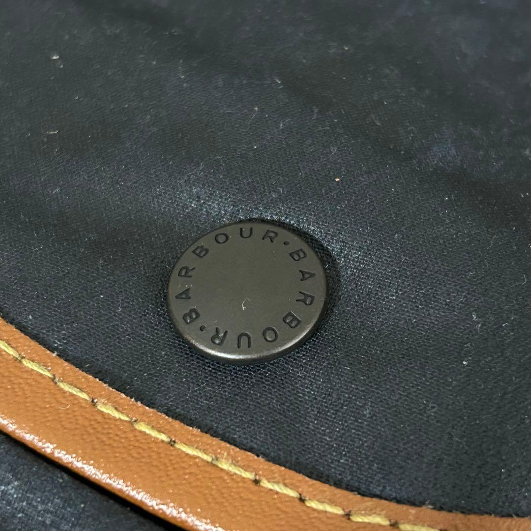Barbour バブアー ショルダーバッグ メッセンジャーバッグ オイルド 紺色