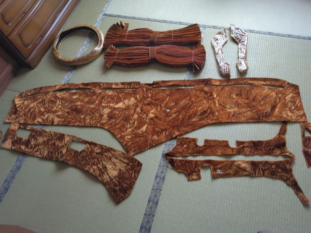 ＵＤ17クオンダッシュマット、ピラー、ハンドルカバー、ドアノブカバー仮眠カーテン