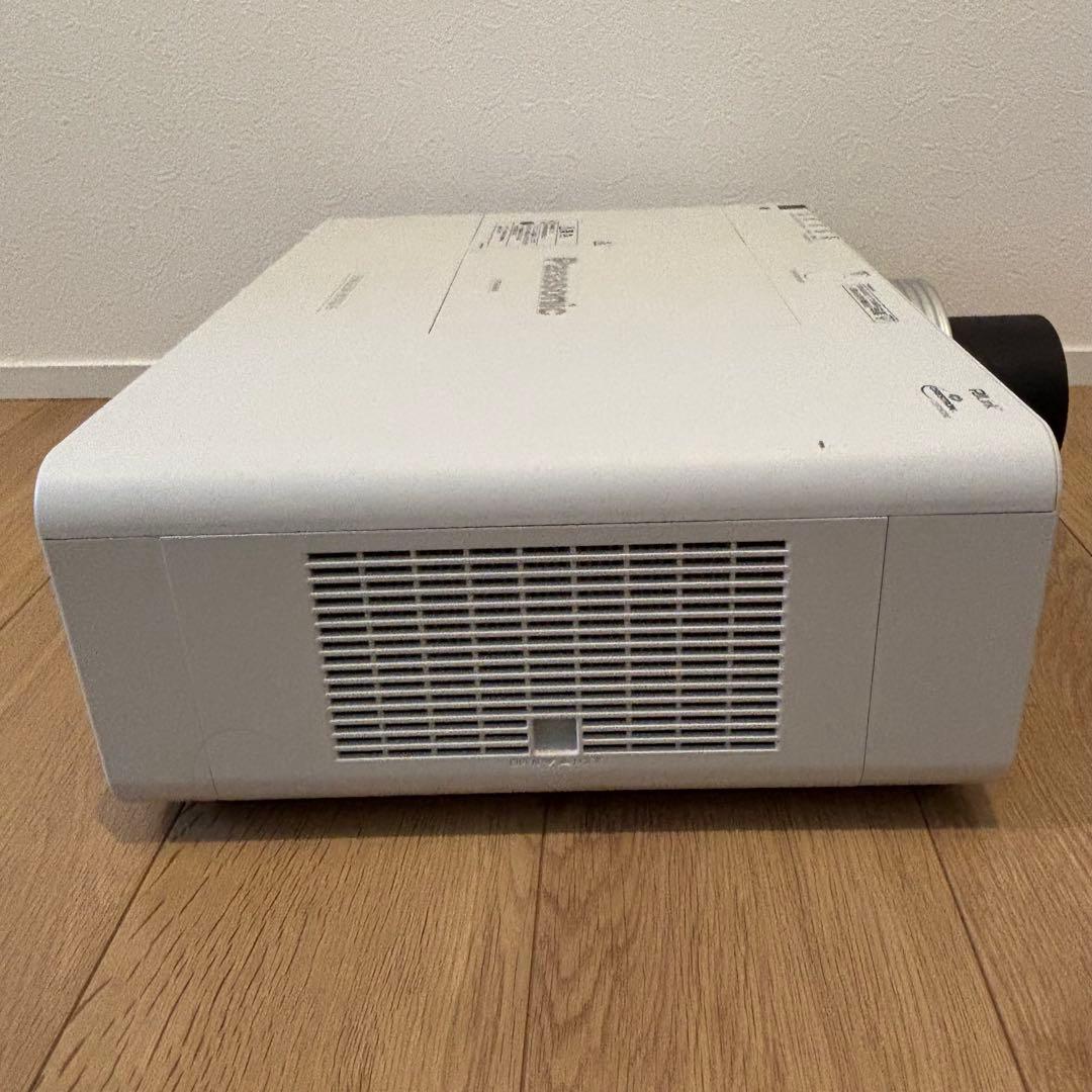 良品 Panasonic パナソニック EW630プロジェクター使用1800h