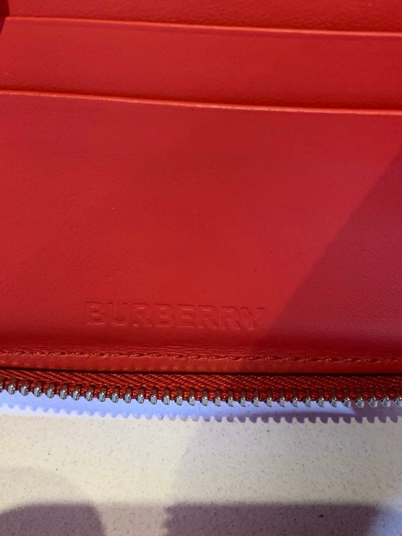 【極美品】BURBERRY レザー 二つ折り財布 レッド定価63800円