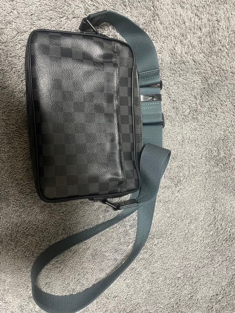 ルイ・ヴィトン　ブラック チェック柄 メッセンジャーバッグ