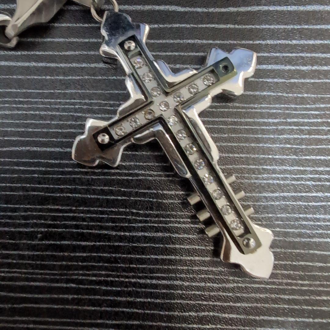 プエルタ・デル・ソル ビジュー装飾 大型クロスモチーフネックレス