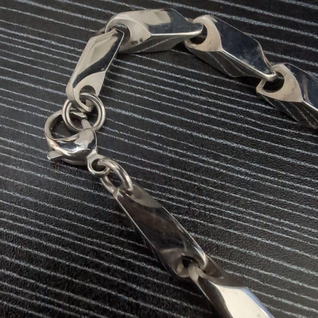 プエルタ・デル・ソル ビジュー装飾 大型クロスモチーフネックレス