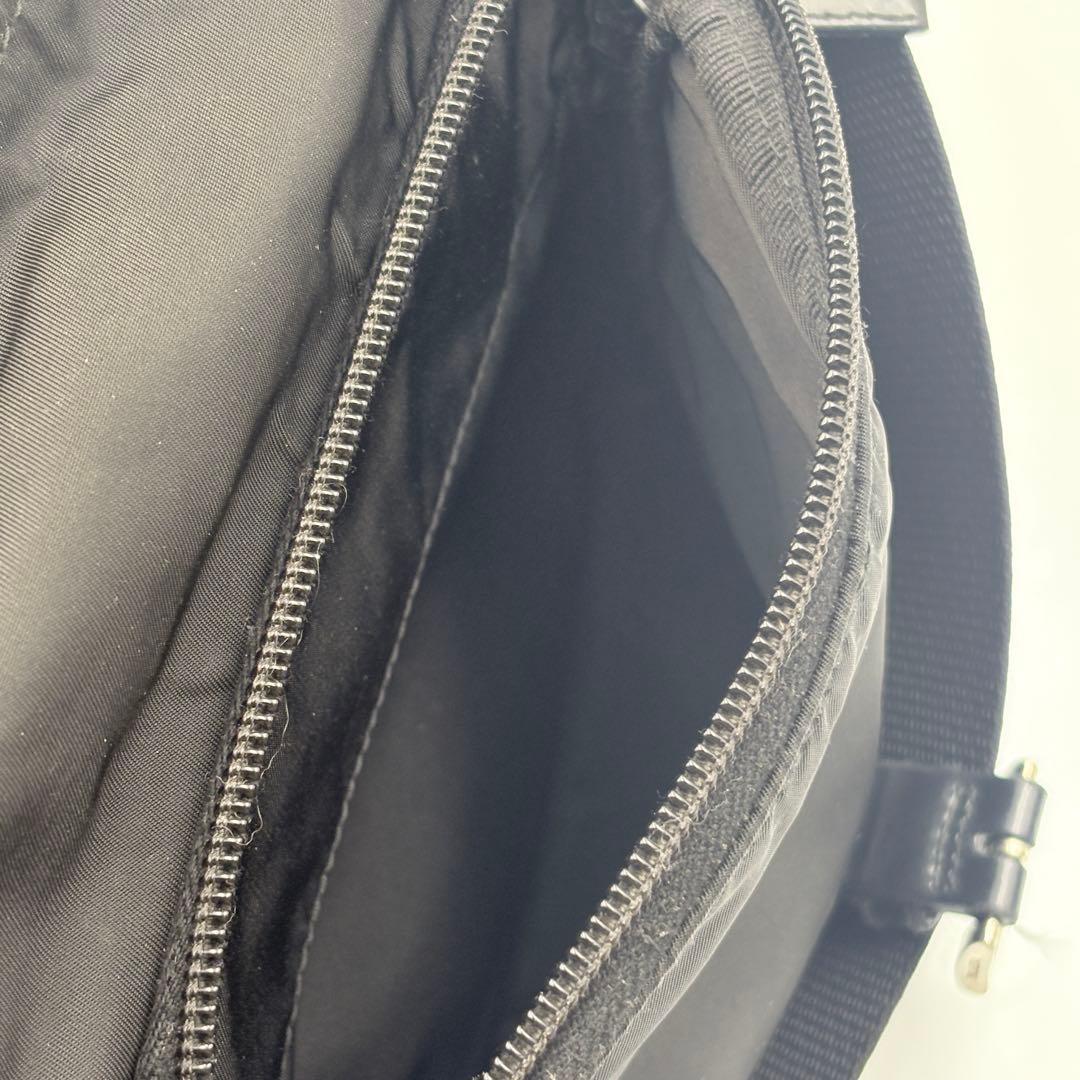 PRADAナイロンメッセンジャーバッグ VELA SPORT ブラック男女兼用