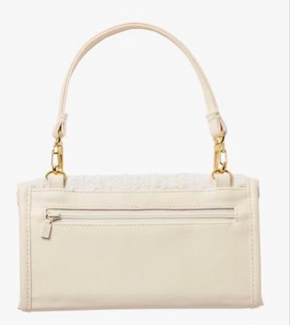 新品未使用！♡ファミリア　フラットポーチ　クリスマス限定