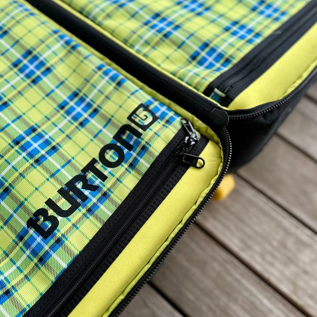 Burton 大容量キャリーカート チェック柄