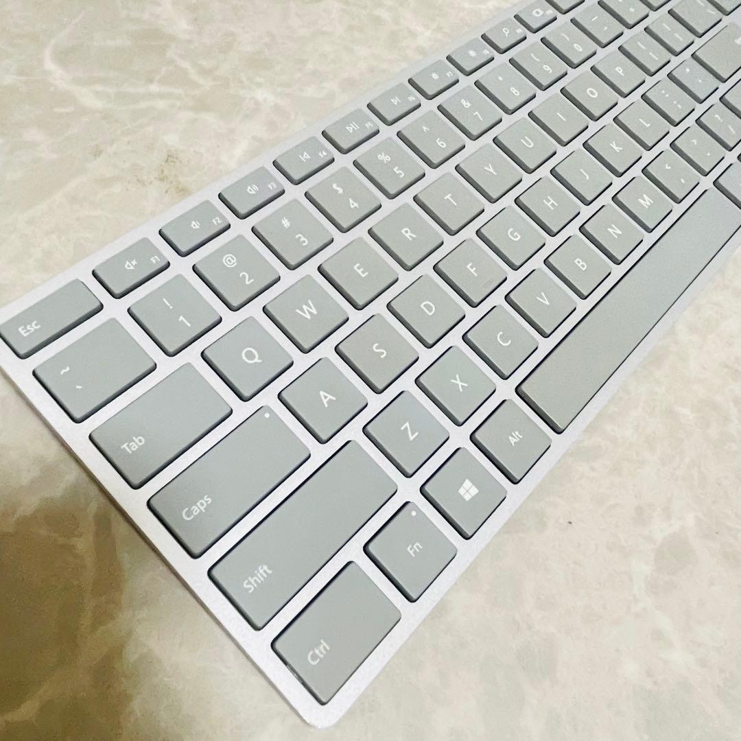 未使用　純正　Microsoft surface ワイヤレスキーボード　1742