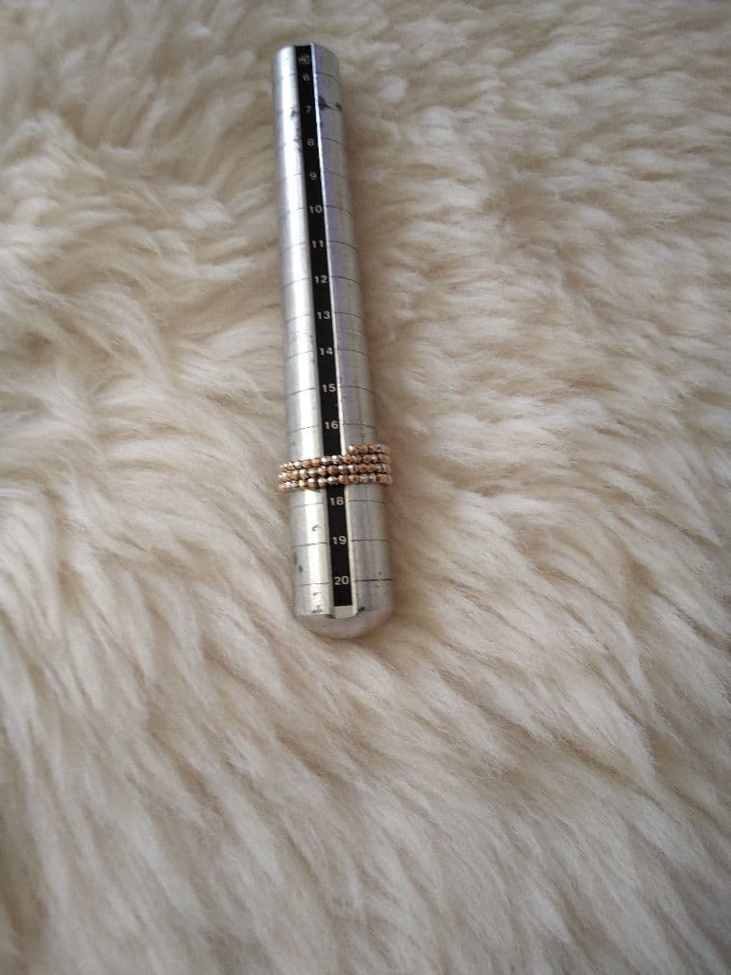 ココシュニック　ミラーボール形状記憶リング イエローとホワイトゴールド