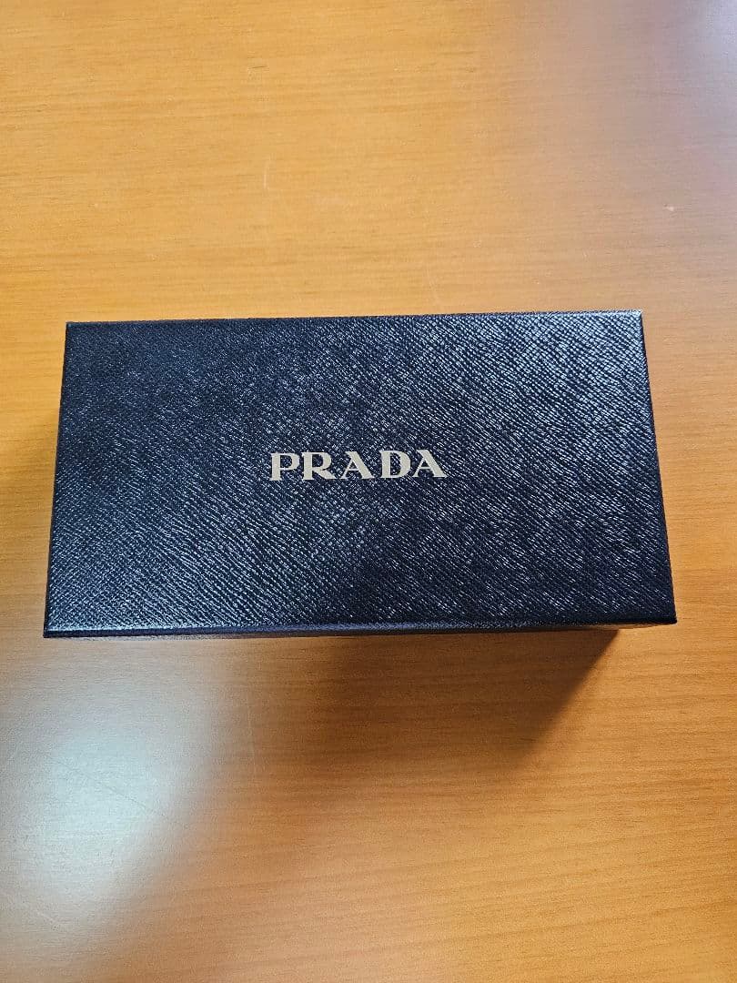 【PRADA】ラウンドファスナー長財布 2ML317