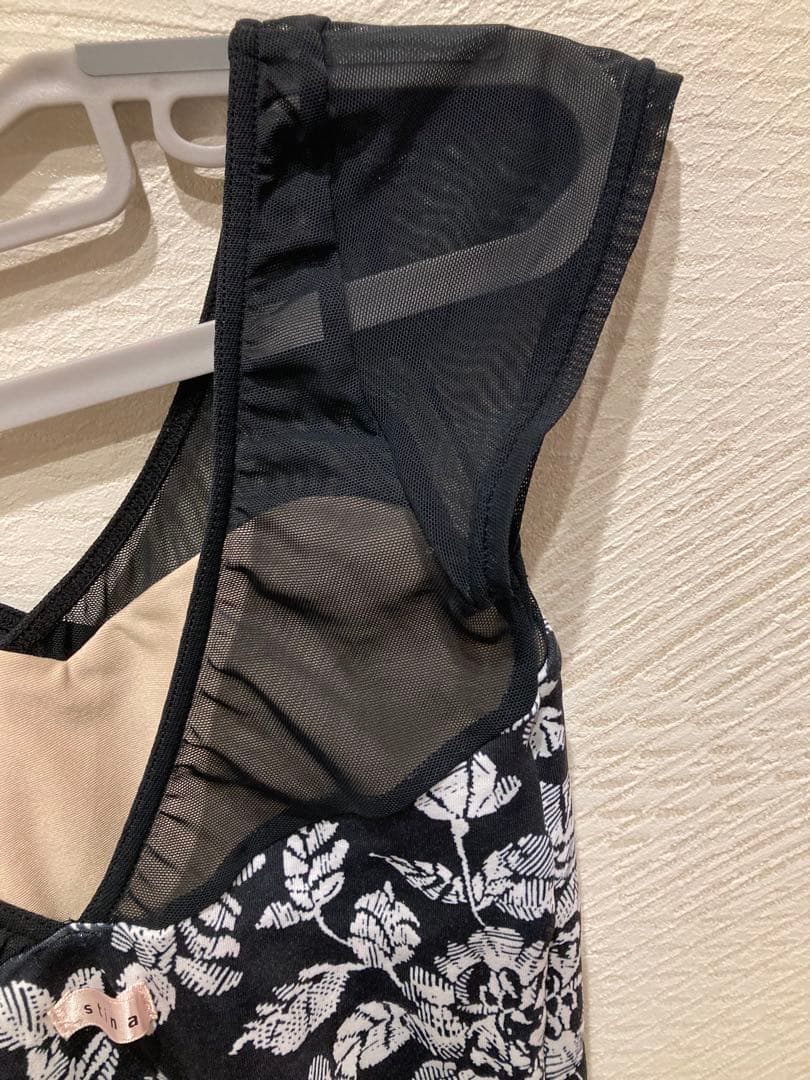美品　stina スティナ レオタード