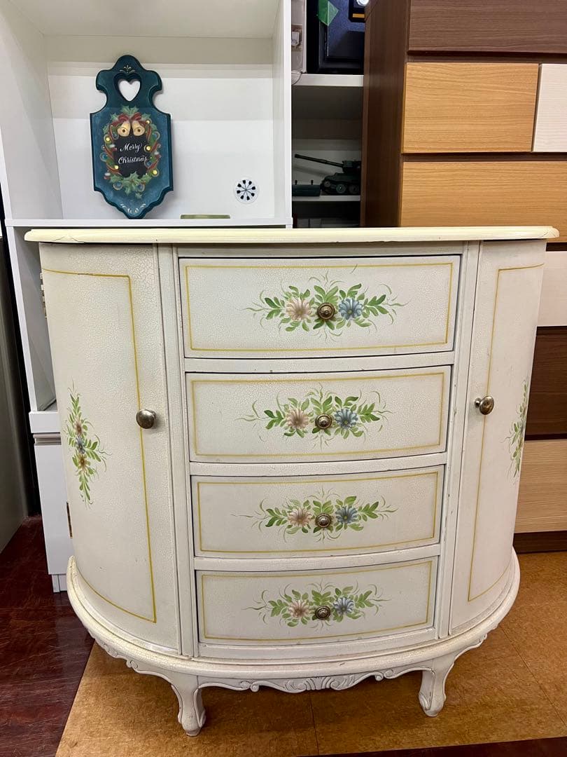 【地域限定無料配送】可愛い花柄装飾の白いキャビネット