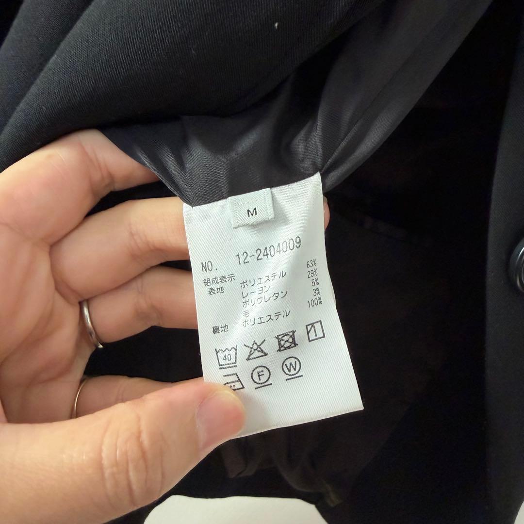 PLST ノーカラーブラックパンツスーツ