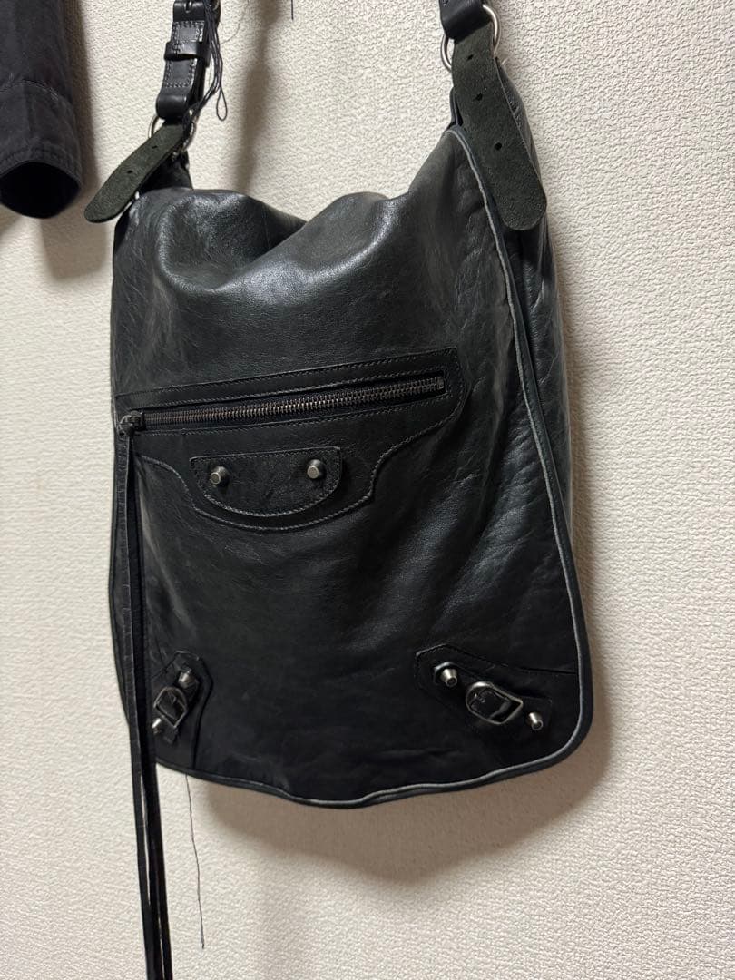 BALENCIAGA Le Cagole ブラックメッセンジャーバッグ