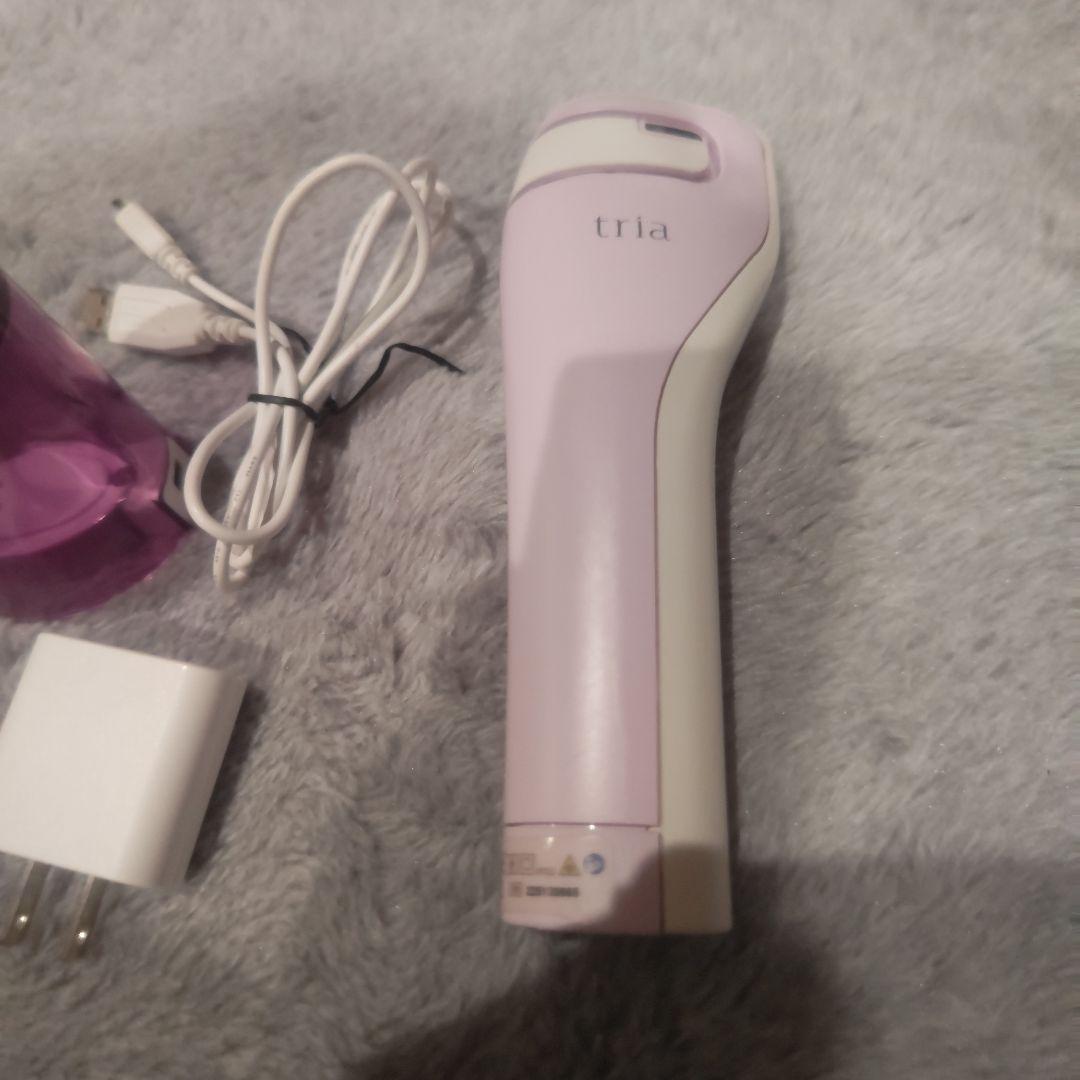 トリア 美顔器 充電器・ケーブル