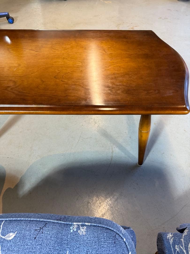 飛騨産業　テーブル（キツツキマーク）