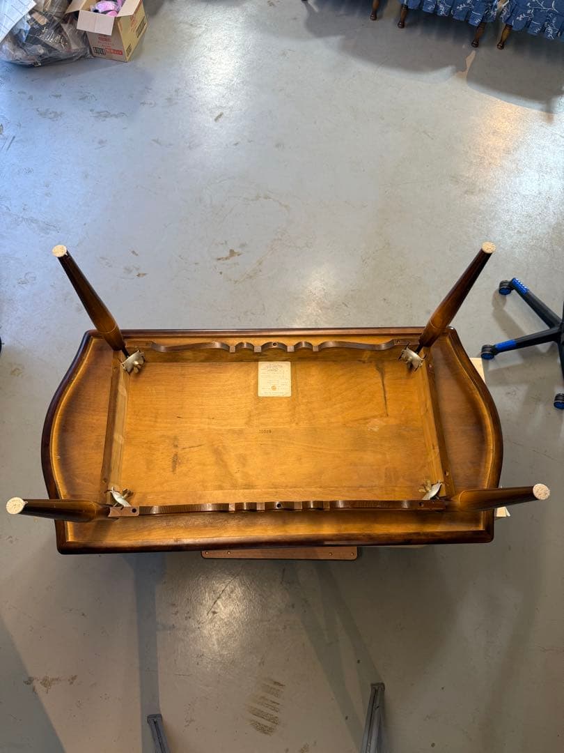 飛騨産業　テーブル（キツツキマーク）