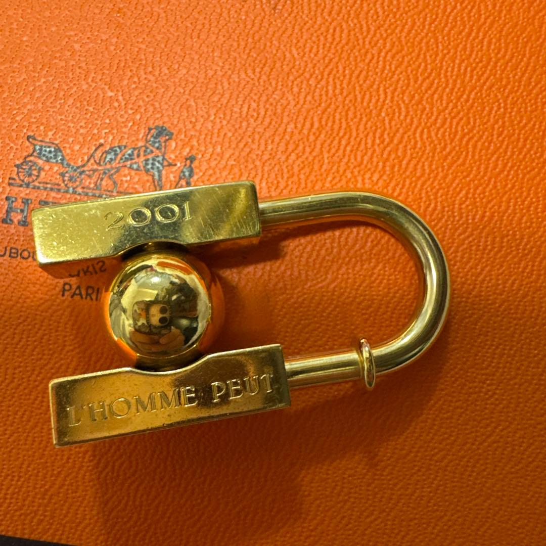 HERMES ゴールドメタルロック 2001年製 カデナ
