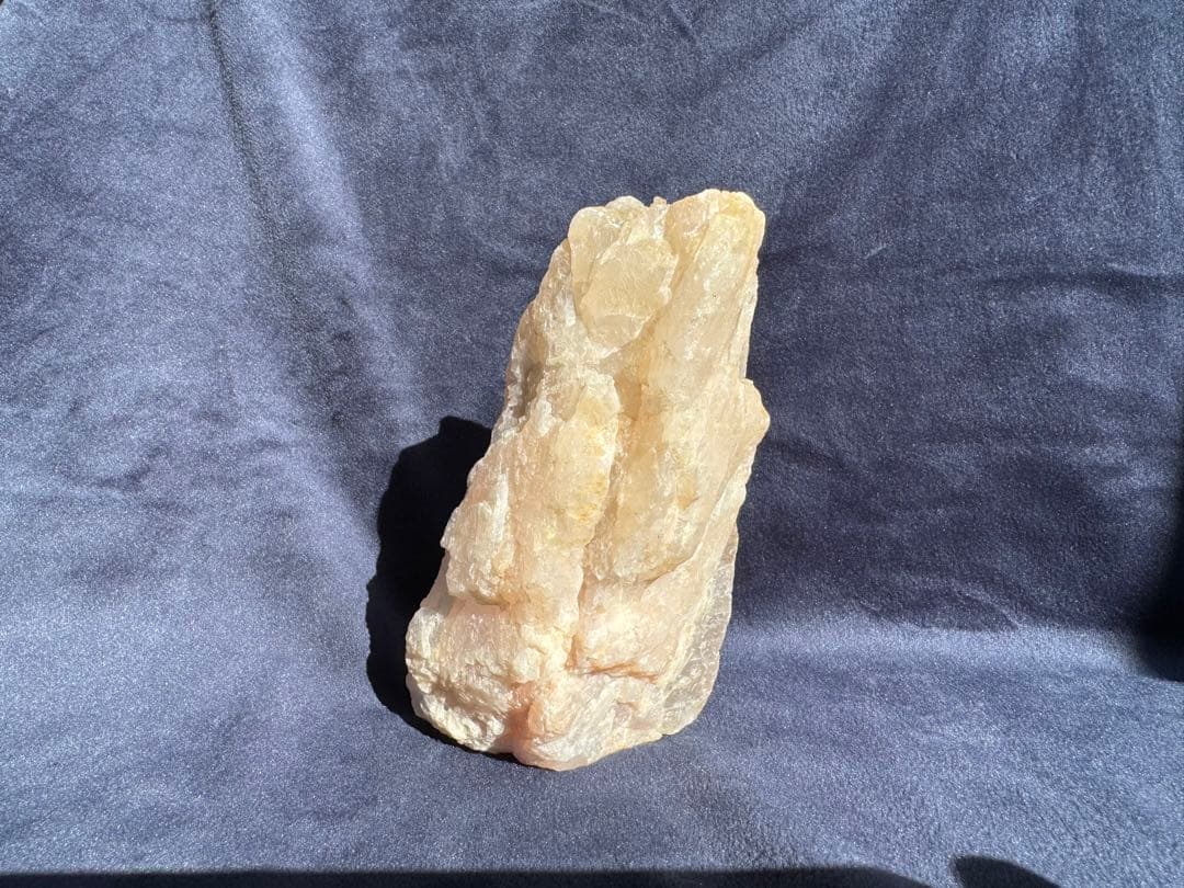 超希少　ピンクペタライト　特大原石