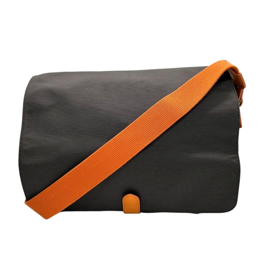 ハンティングワールド　ショルダーバッグ　キャンバス　メッセンジャーバッグ　s7