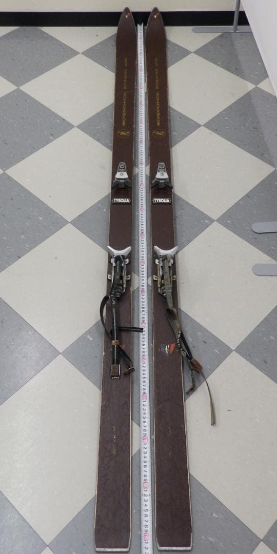 ROSSIGNOL STRATO 102 スキー板・ストック コンパーデル付き