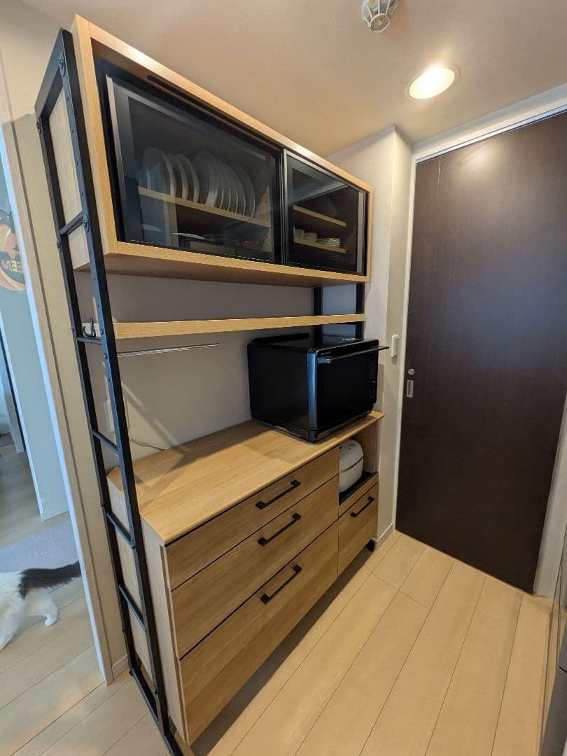 【美品】カップボード　キッチンボード　木製　ガラス扉付き