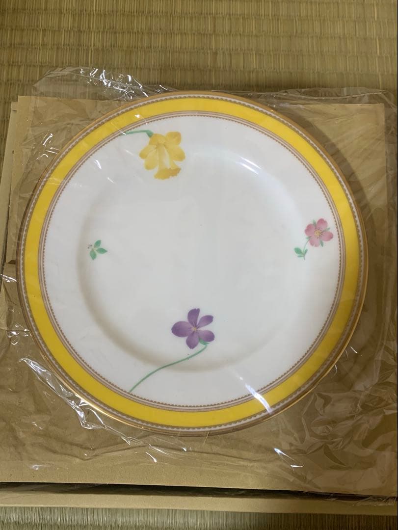 ノリタケ　ヴィヴィットソロボーン　 １６.５㎝プレート　６枚