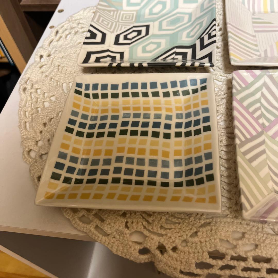 ハラダマホ　練り上げ　幾何学模様の皿4枚セット