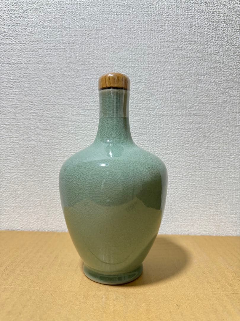 古酒未開栓ニッカ ウイスキー 高麗青磁雲鶴草華文様象嵌ボトル青峯 陶器ボトル