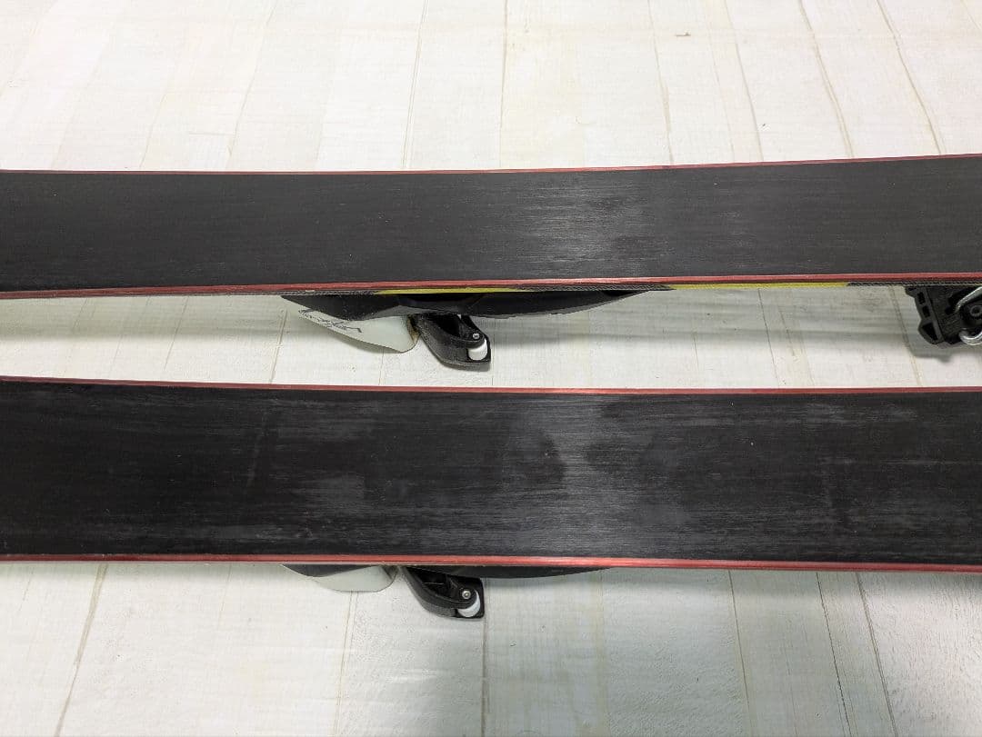 HEAD　SUPERSHAPEスキー板　ブーツ・ストック　ジュニアスキーセット