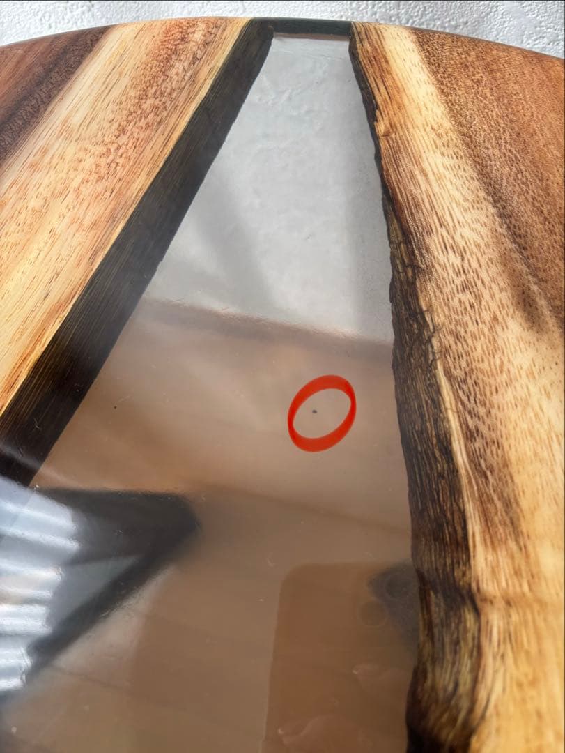 手作りレジンと天然杉クルミの木　ローテーブル、鉄製足付き、即納品