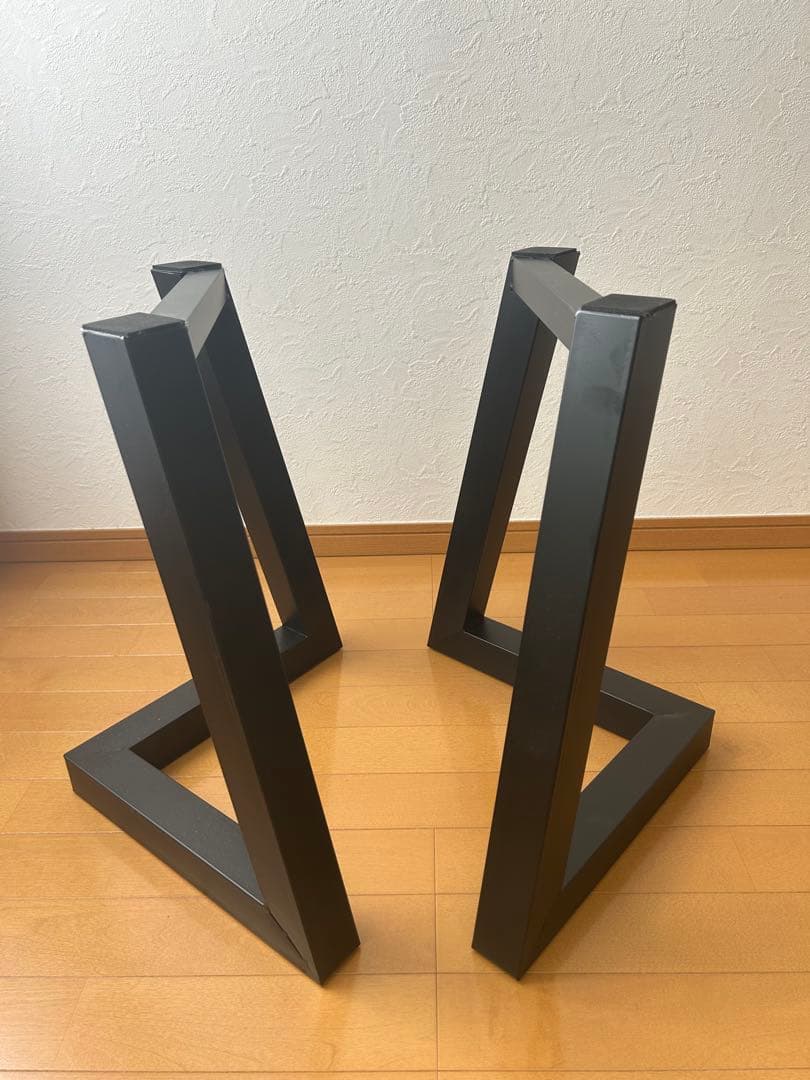 手作りレジンと天然杉クルミの木　ローテーブル、鉄製足付き、即納品