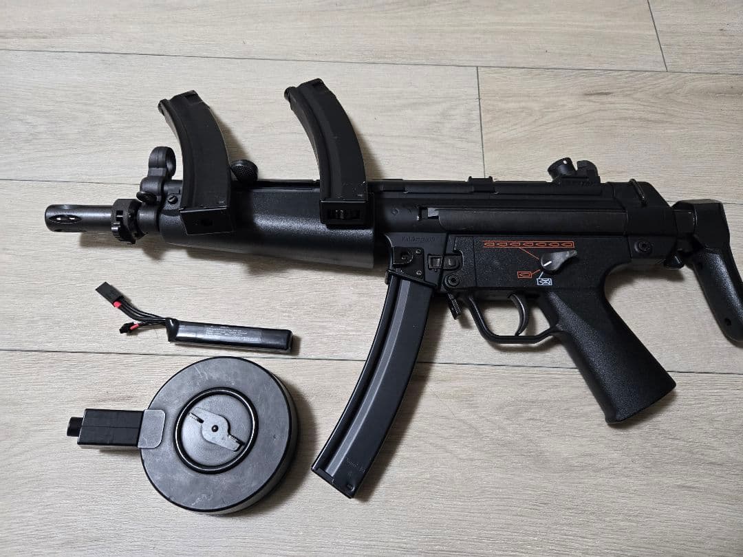 ひ*貨様 MP5 電動ガン ドラムマガジン付き