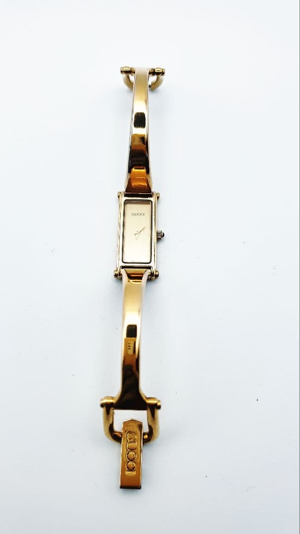 良品。GUCCI グッチ1500ゴールド