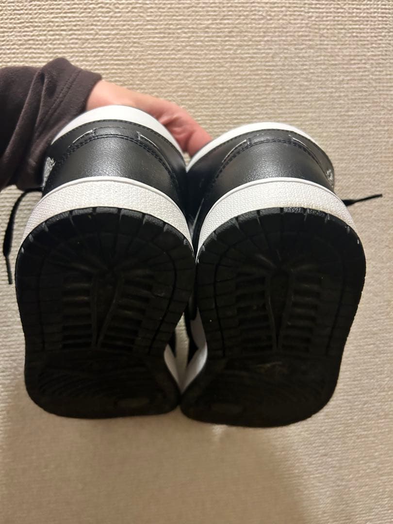 Air Jordan 1 MIDブラック/ホワイト ハイカットスニーカー