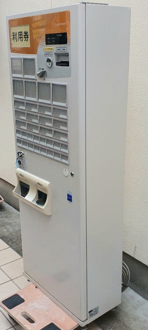 新500円・新紙幣対応済■グローリーVT-B10券売機　送料無料　1